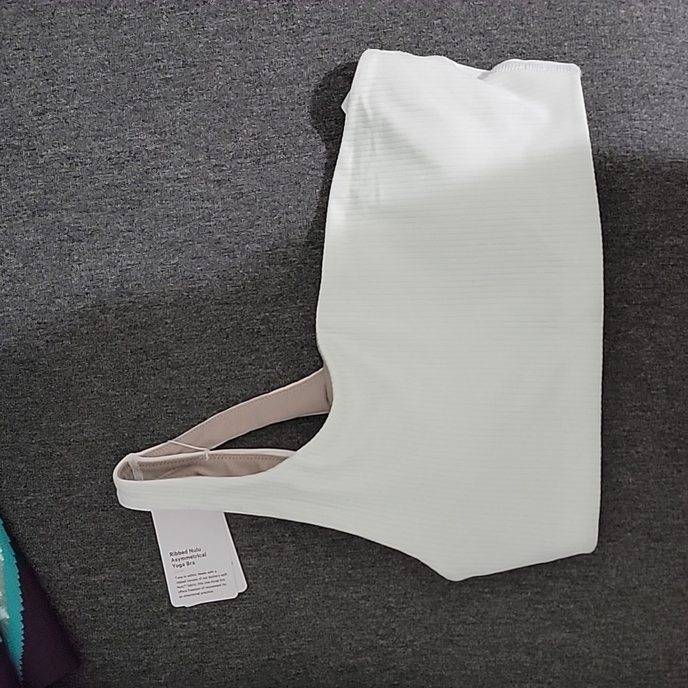 Lululemon NWT Ribbed Nulu Asymmetrical Yoga bra